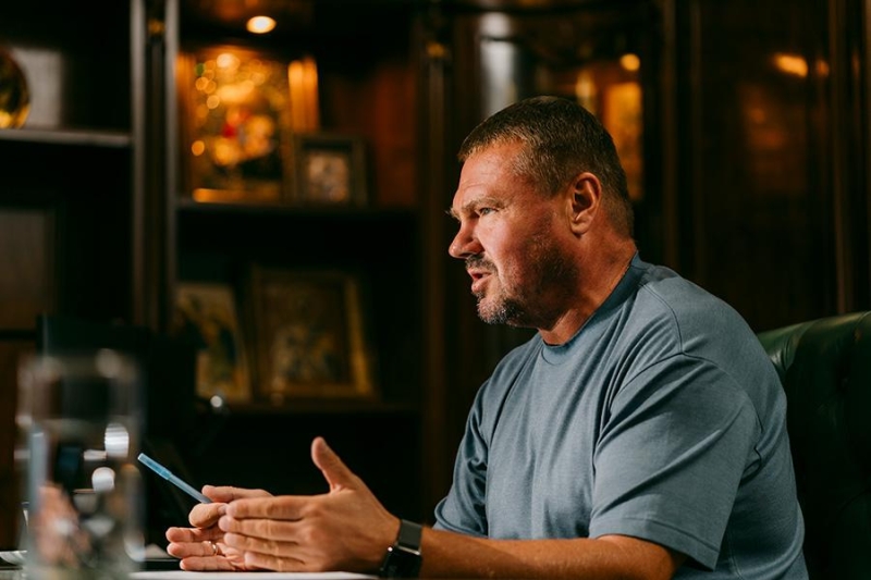 Глава Росгосцирка — РБК: «Наши артисты не будут выступать без флага»