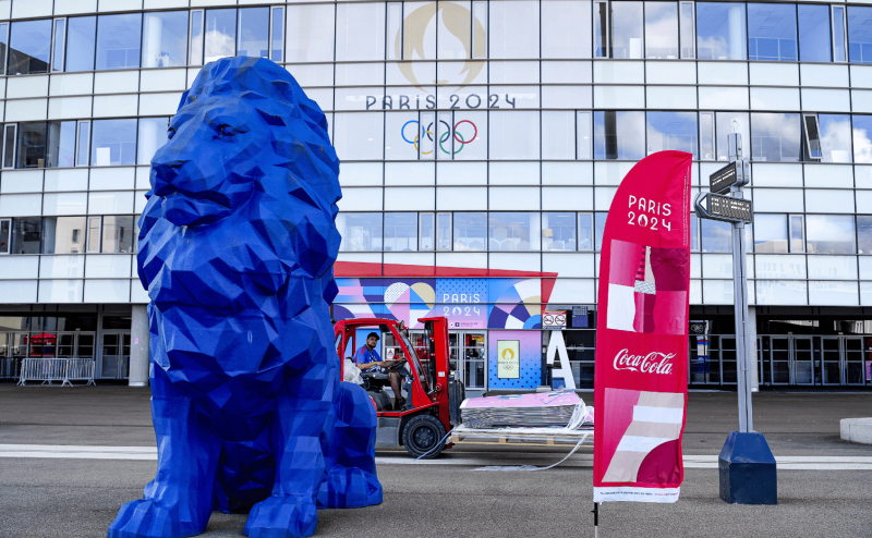 Глава Росгосцирка — РБК: «Наши артисты не будут выступать без флага»