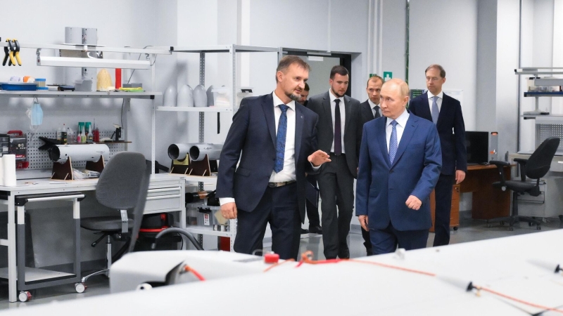 Путин прибыл на открытие колледжа для операторов БПЛА в Москве