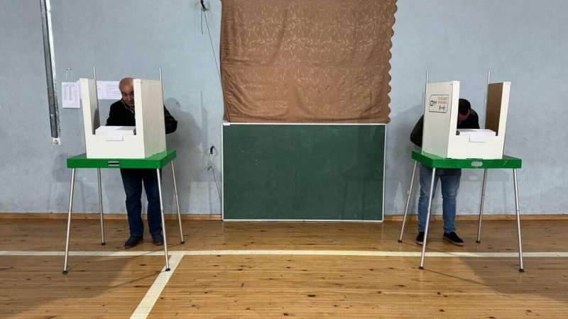 В Грузии закрылись избирательные участки