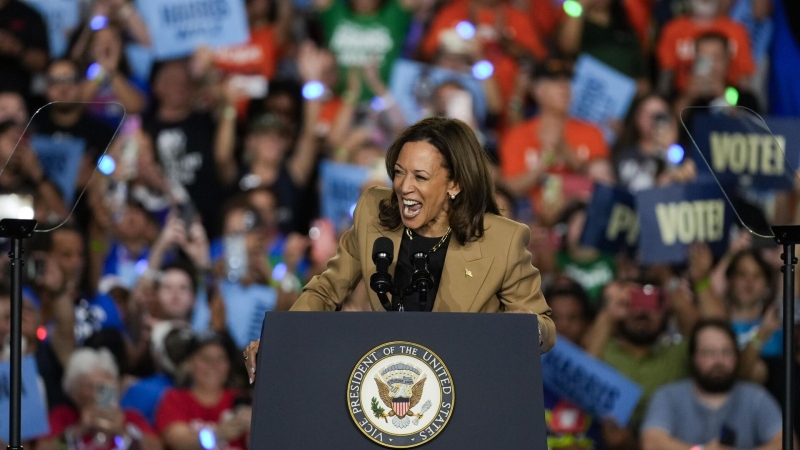 Forbes опубликовал данные о поддержке Харрис и Трампа миллионерами