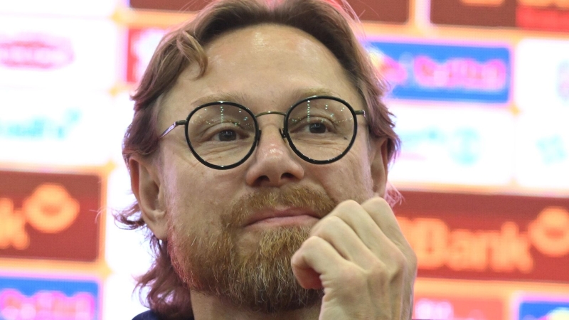 Карпин заявил, что не знает, чем будет заниматься сборная на сборах