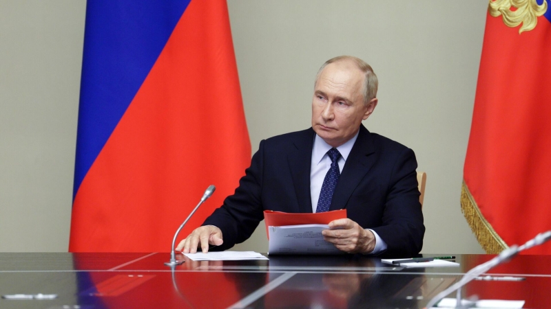 Путин предложил обсудить вопросы информационной безопасности