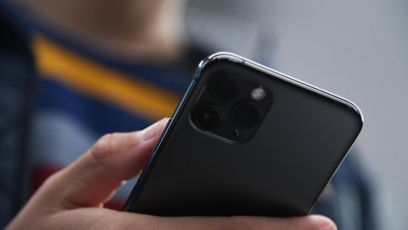 Медведев назвал Apple хорошей техникой