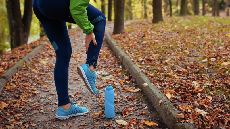 Почему сводит ногу: какие заболевания могут скрываться за судорогами