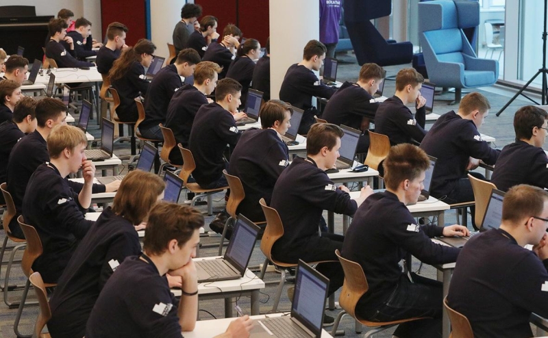 Объем рынка больших языковых моделей в России оценили в 35 млрд руб.