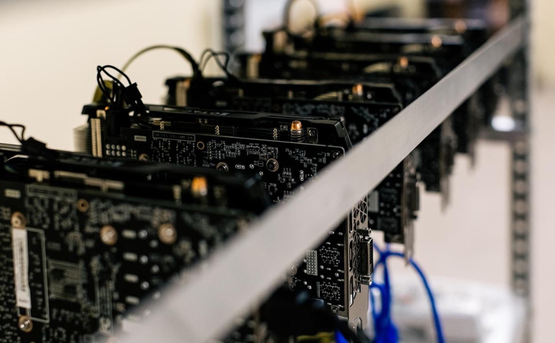 Новак назвал причины ограничения майнинга в нескольких регионах