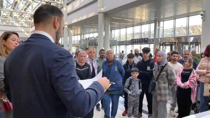 Спецборт МЧС России доставил гумпомощь в пострадавшую от циклона Мьянму