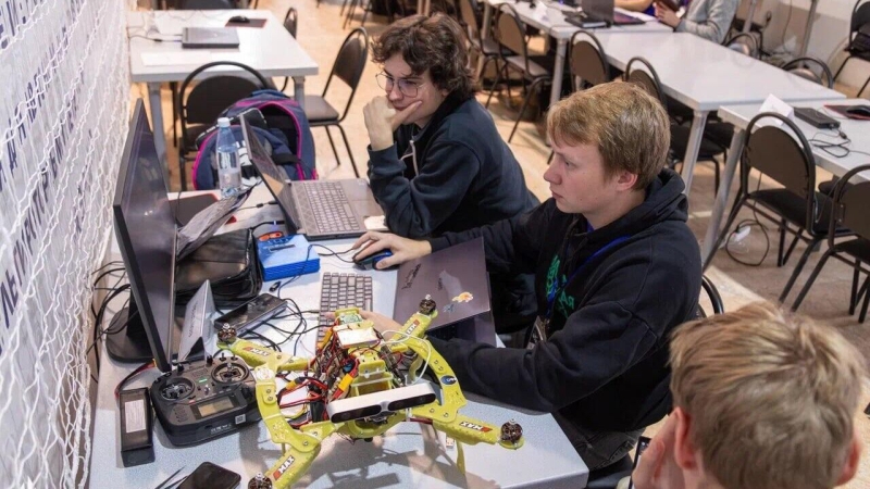 Операторов беспилотных летательных аппаратов начали готовить в Липецке