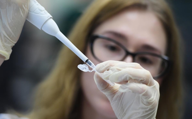 Глава ФМБА допустила применение вакцины от рака со следующего года