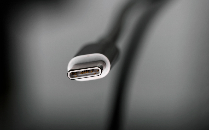 В ЕС вступил в силу стандарт о едином разъеме зарядки для смартфонов