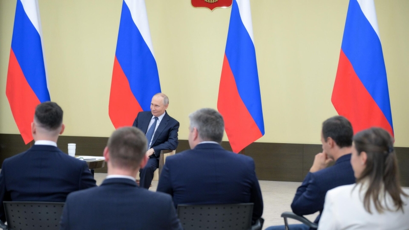 Путин рассказал о внедрении современных технологий Газпромнефтью