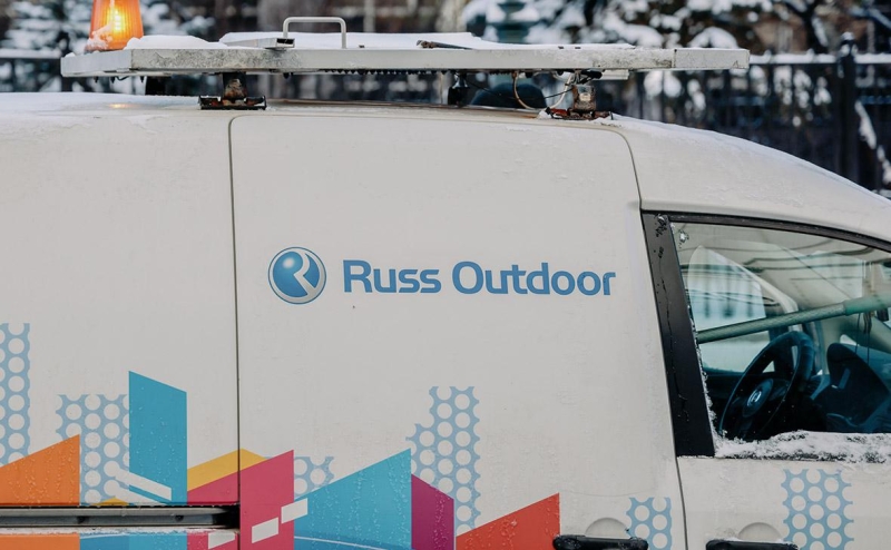 У объединенного с Wildberries оператора наружки Russ сменился