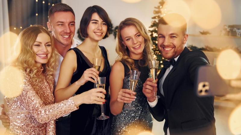 В чем встречать Новый год Змеи: советы астрологов и стилистов