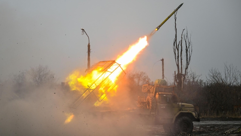 ВС России уничтожили 300 танков за время боев в Курской области