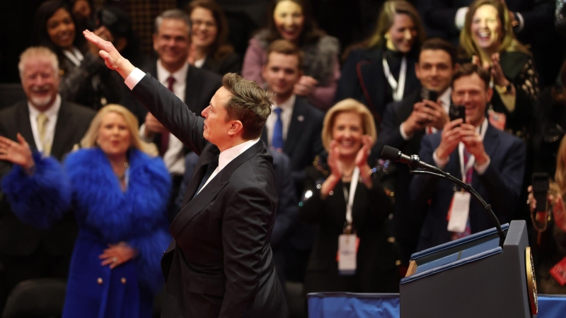 Испанский вице-премьер покинет соцсеть X после жеста Маска на инаугурации