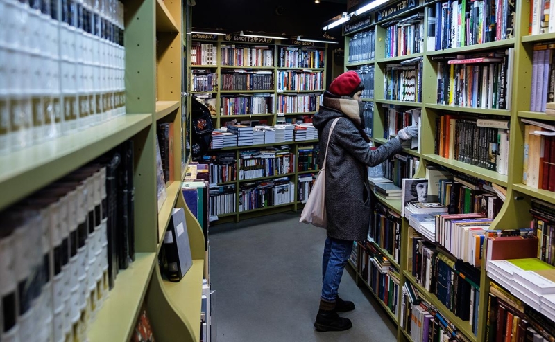 Крупнейшее издательство оценило долю чтения среди других развлечений