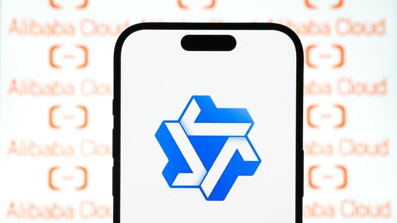 В китайском Шэньчжэне внедрили 70 цифровых сотрудников на базе DeepSeek