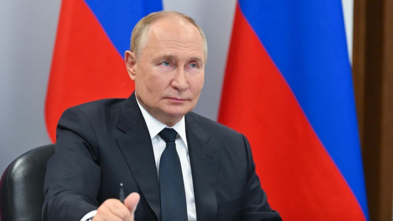 Путину в Петербурге показали новую разработку — дронопорт