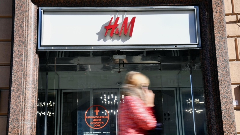 H&M не планирует возобновлять работу в России