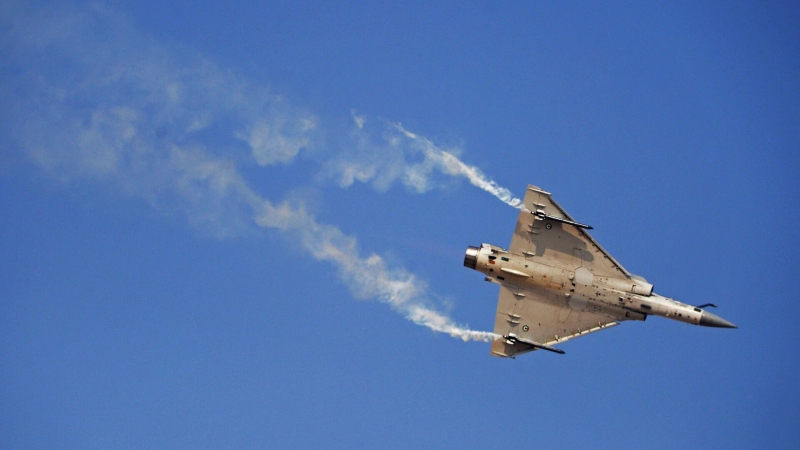 Макрон заявил о желании Франции переманить клиентов американского ВПК