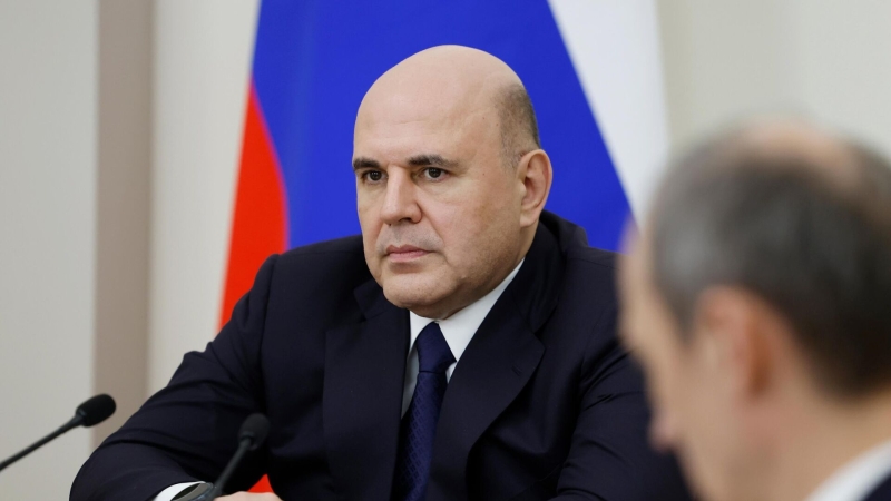 ИИ может заменить половину чиновников, заявил Шадаев