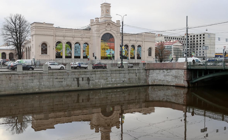 МТС начала эксперимент по продаже автомобилей в салонах связи