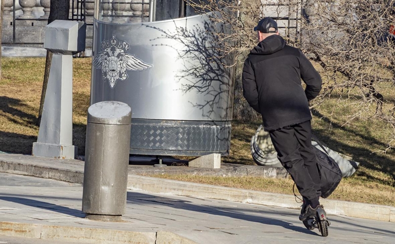 Операторы снизили максимальную скорость электросамокатов на тротуарах