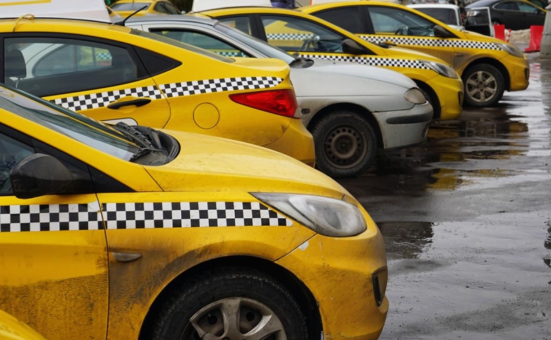 Таксисты оценили готовность пересесть на российские автомобили