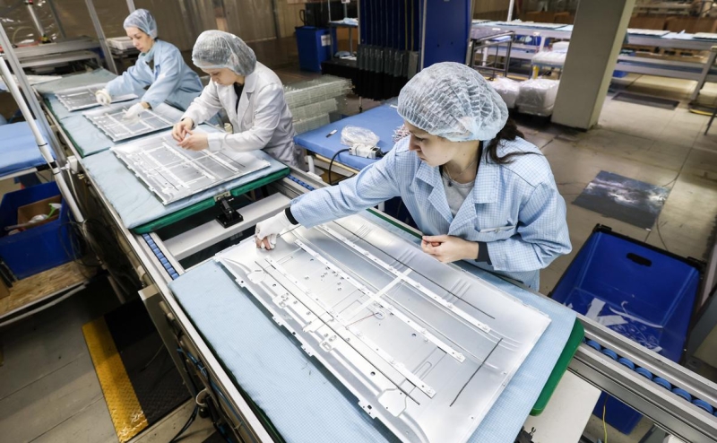 В России остановили выпуск телевизоров из реестра Минпромторга