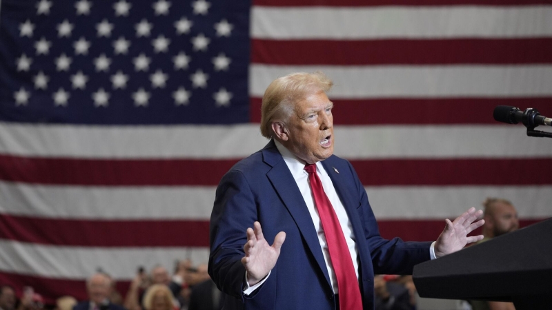 В США расследуют публикацию экс-главы ФБР как угрозу Трампу