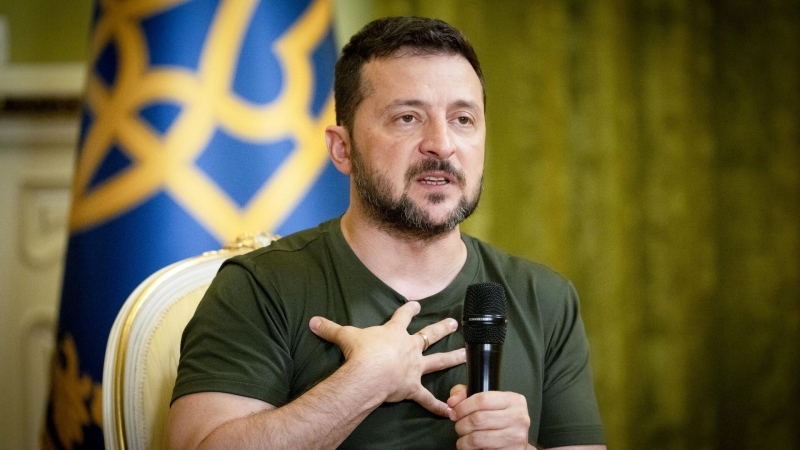 Медведев прокомментировал отказ Зеленского от перемирия на День Победы