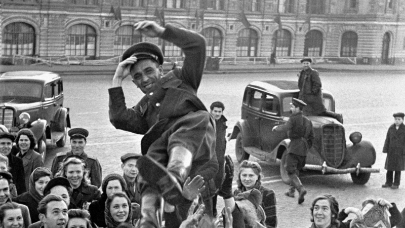 Россияне смогут найти похожих на них исторических личностей с помощью ИИ