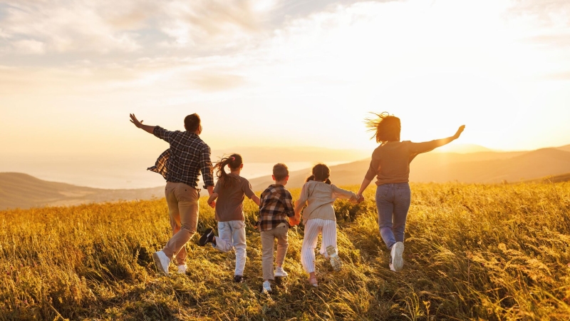 Детские пособия в 2025 году: кто и сколько получает