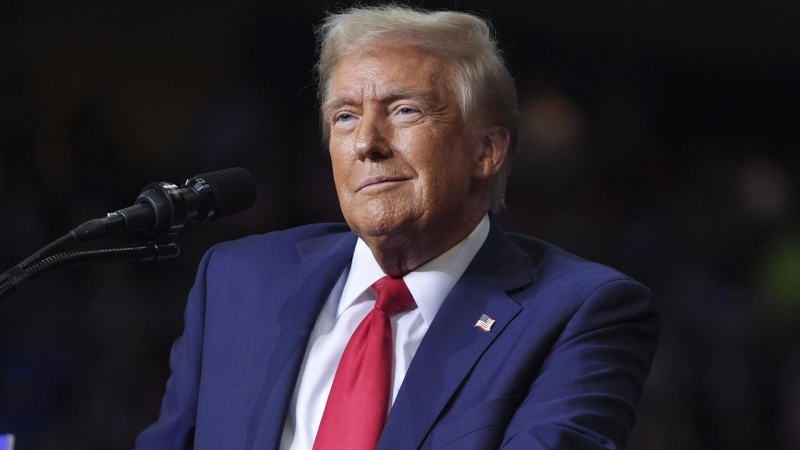 Трампу предложили договориться по иску к CBS, пишет WSJ