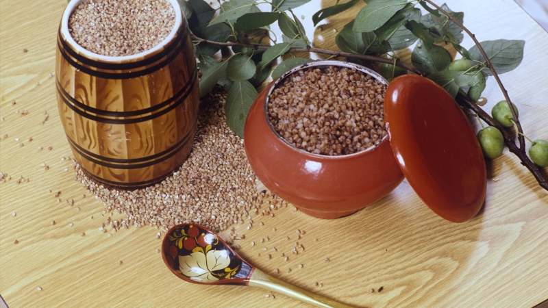 Алиханов рассказал о контроле за пищевой продукцией в соцучреждениях 