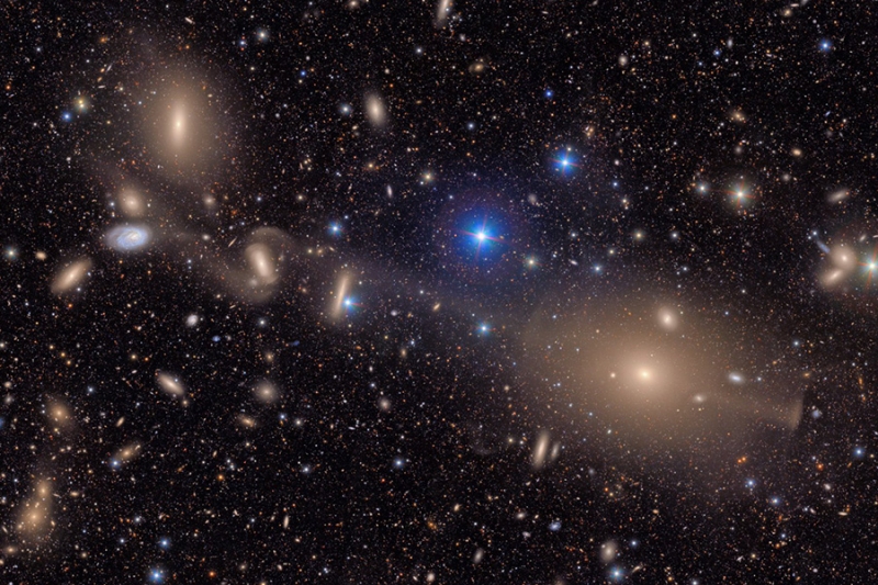 Свет миллионов звезд на первых снимках крупнейшего телескопа