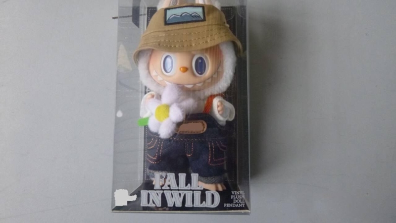 Лабубу: плюшевый монстрик, покоривший весь мир