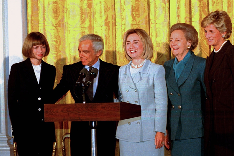 Анна Винтур покинет пост главреда американского Vogue спустя 37 лет