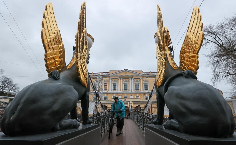 Бизнес пожаловался на требования к курьерам в Петербурге