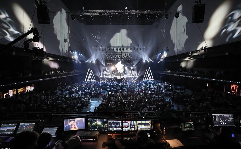 «Дочка» МТС внедрила сервис оплаты по лицу в метро Ташкента