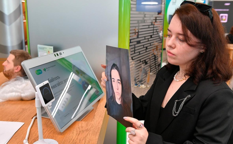 «Дочка» МТС внедрила сервис оплаты по лицу в метро Ташкента