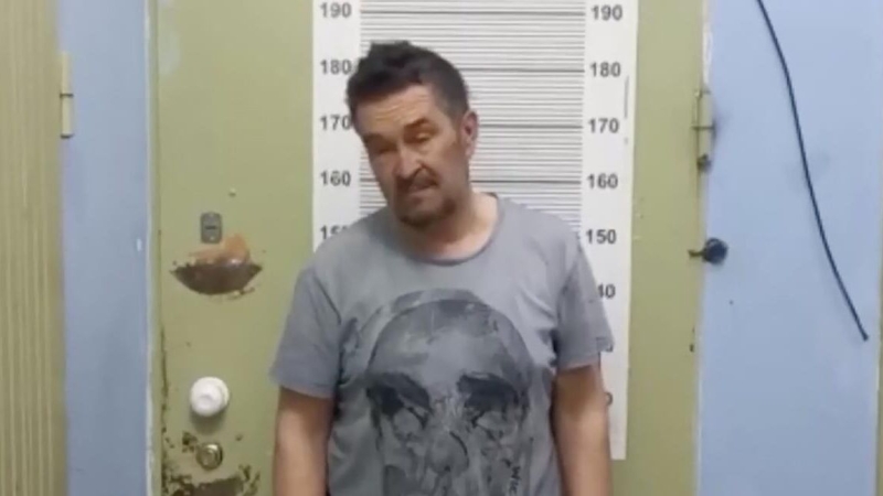 Подозреваемый в совращении школьницы уральский экс-полицейский ушел на СВО