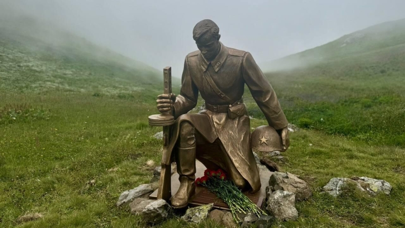 В горах Сочи открыли памятник воинам-защитникам в честь 80-летия Победы