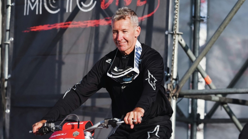 Трехкратный чемпион мира по супербайку сломал семь ребер в ДТП