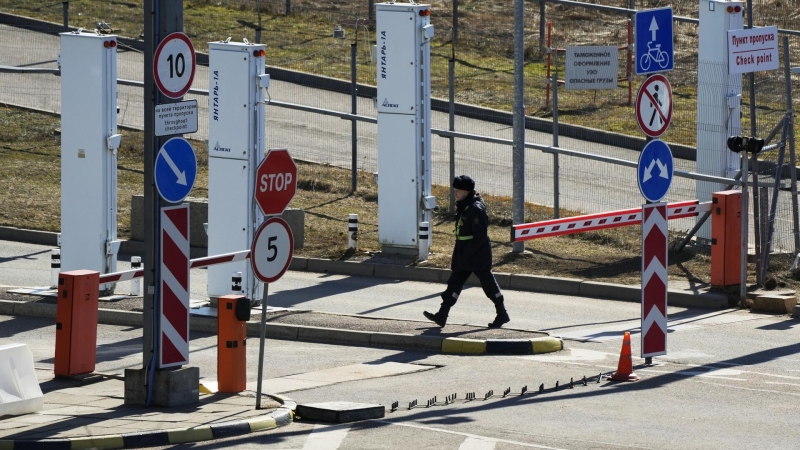 Трехкратный чемпион мира по супербайку сломал семь ребер в ДТП