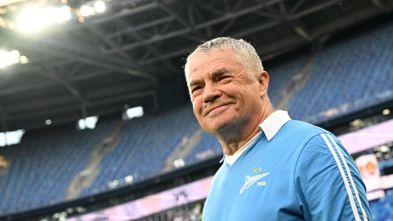 Александр Медведев стал самым возрастным футболистом в истории России