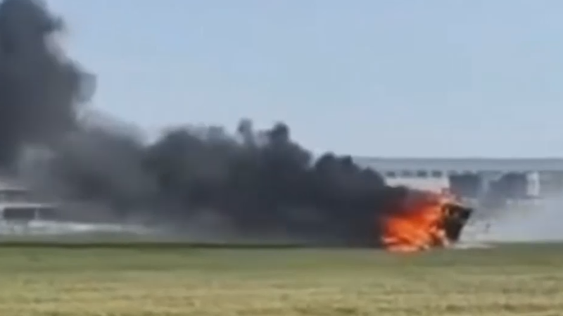 Пожар после столкновения летающих автомобилей в Китае. Видео