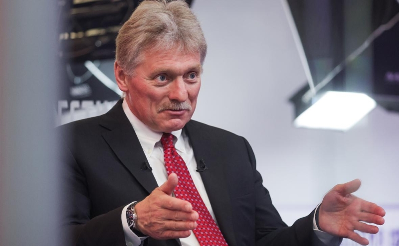 Песков заявил, что WhatsApp и Telegram должны остаться в России