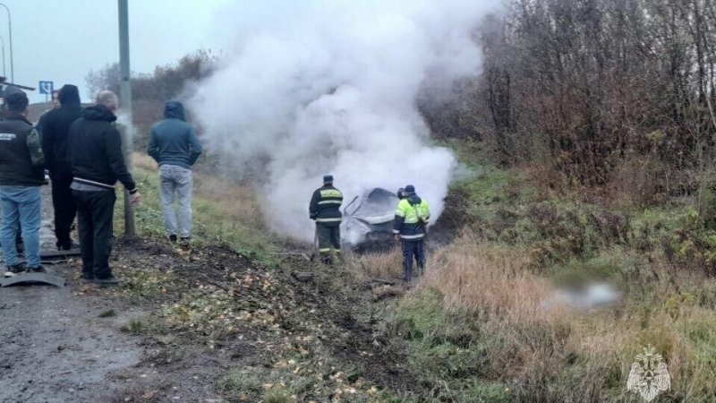 В Башкирии легковушка столкнулась с грузовиком, погибли три человека
